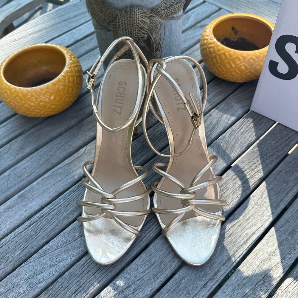 Schultz Gold Sandals Brand New 9.5